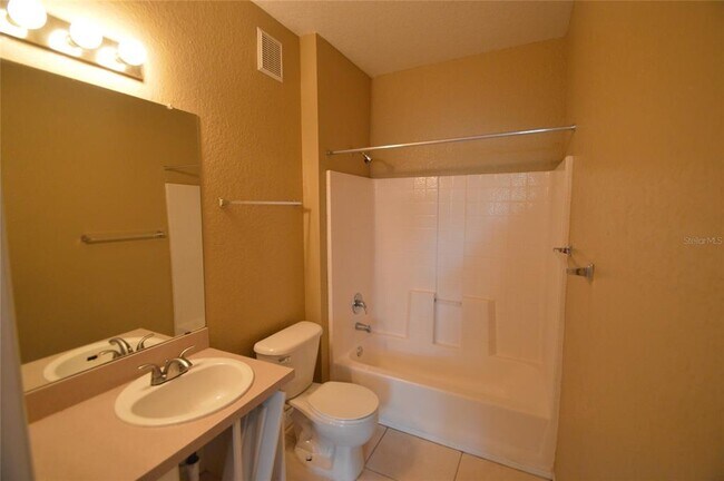 Building Photo - 852 Grand Regency Pointe