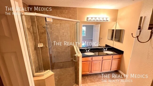 Building Photo - 3732 Avalon Park E Blvd