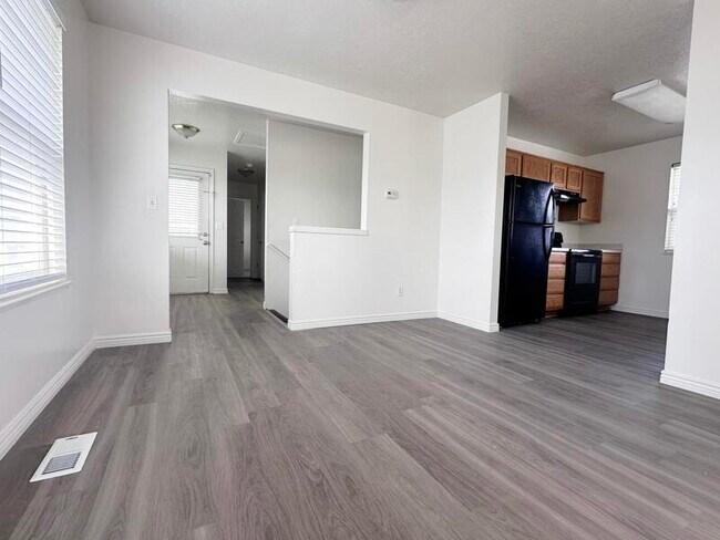 Building Photo - 327 N 270 W
