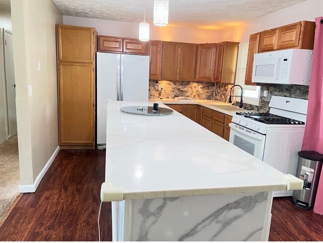 Building Photo - 12 Cherry Cir