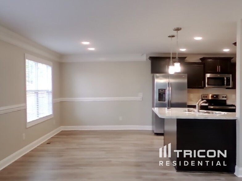 Building Photo - 509 Sourwood Dr