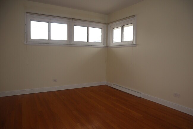 Building Photo - 3112 W 101st Pl