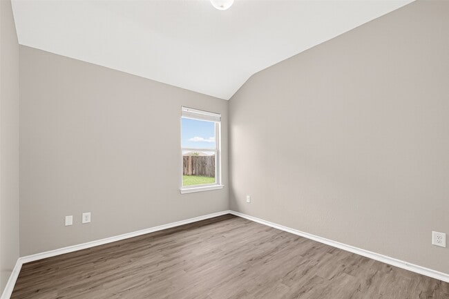 Building Photo - 20112 Leaf River Cir