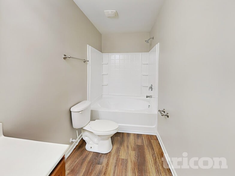Building Photo - 4748 Brewer Dr
