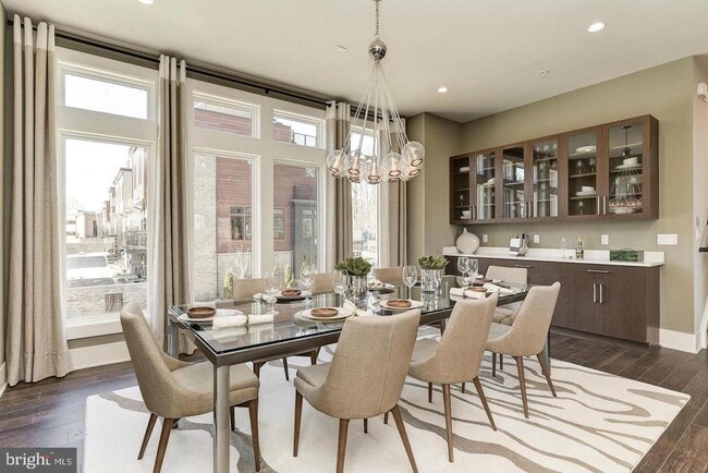 Building Photo - 5318 Merriam St