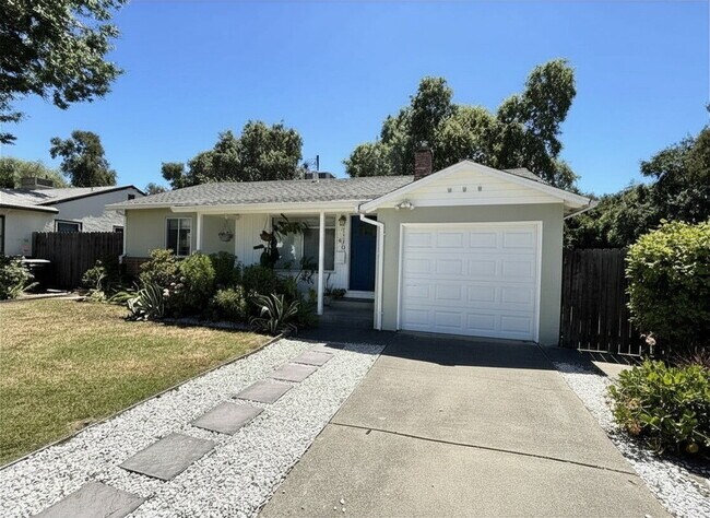 Building Photo - Live in Land Park with Tree-Lined Streets, Charm and Suburban Comfort Minutes from Downtown Sacra...