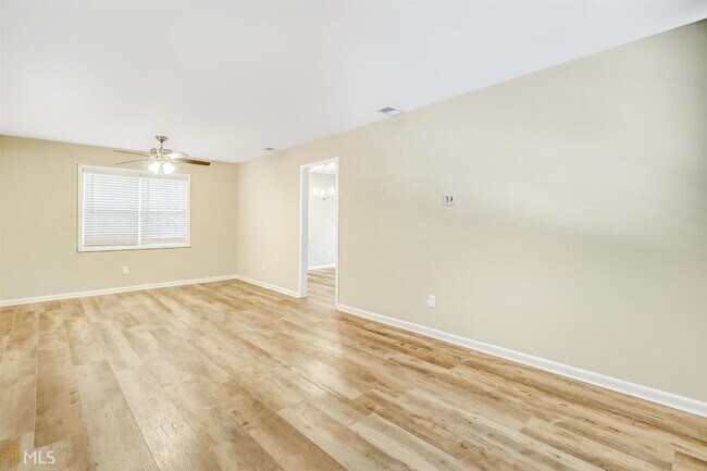 Building Photo - 8775 Lee Rd