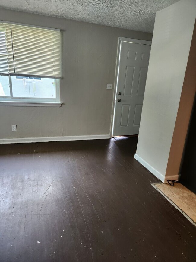 Building Photo - Cozy 1 bedroom