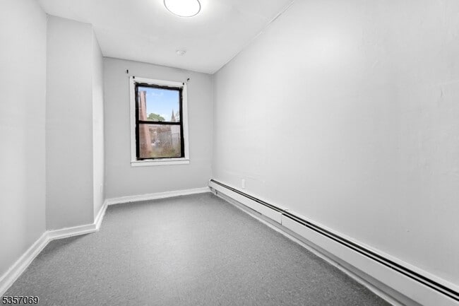 Building Photo - 83 Jersey St