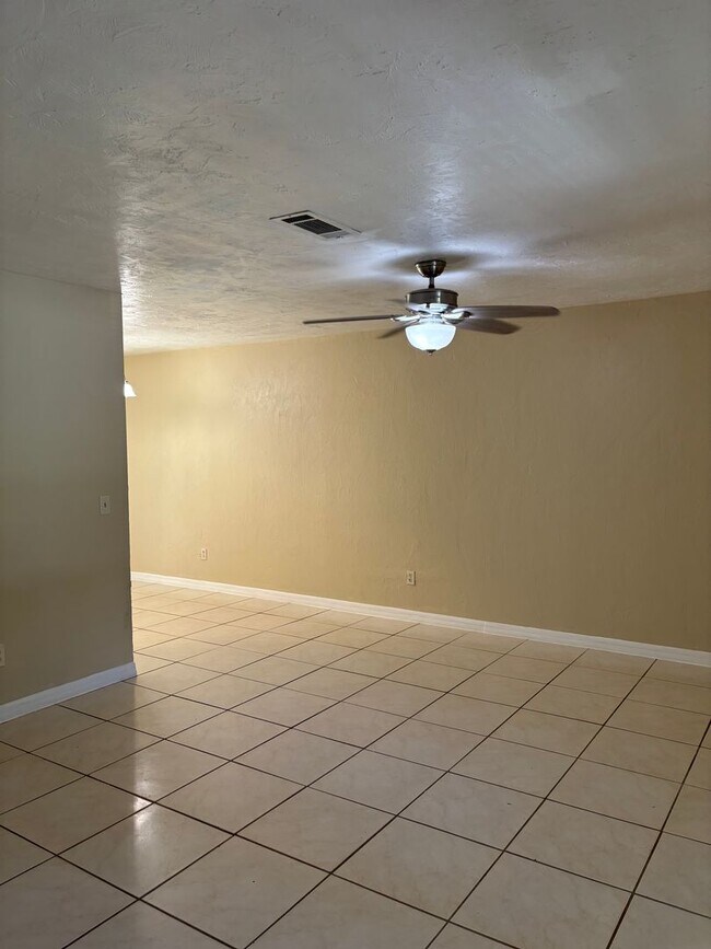 Building Photo - 322 Canal Rd