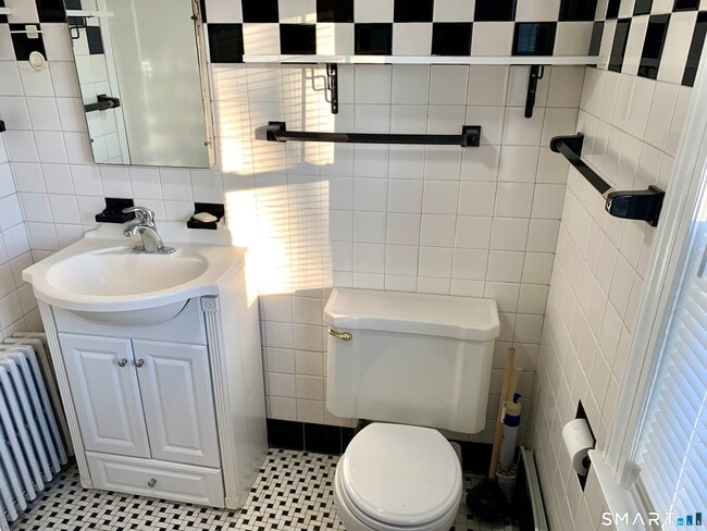 Building Photo - 52 Goffe Terrace