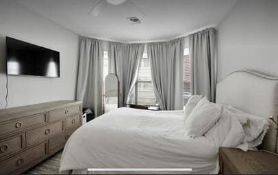 Building Photo - 6 Raven St