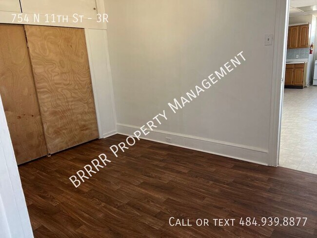 Building Photo - 754 N 11th St