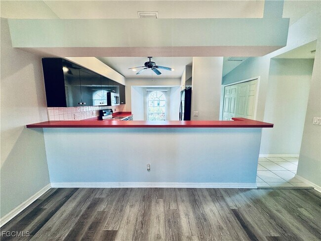 Building Photo - 1320 SE 6th Ave