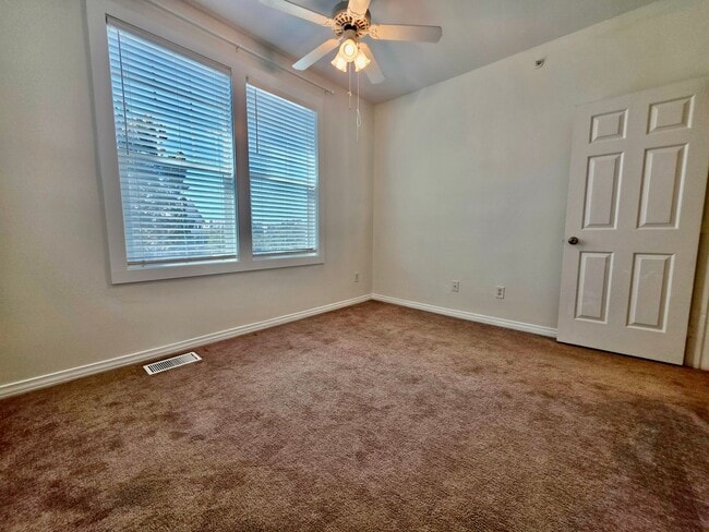 Building Photo - Two bedroom in the heart of Daniel Island - Daniel's Landing