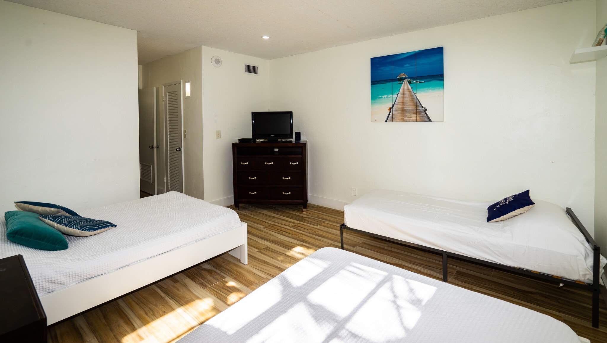 Building Photo - 19370 Collins Ave