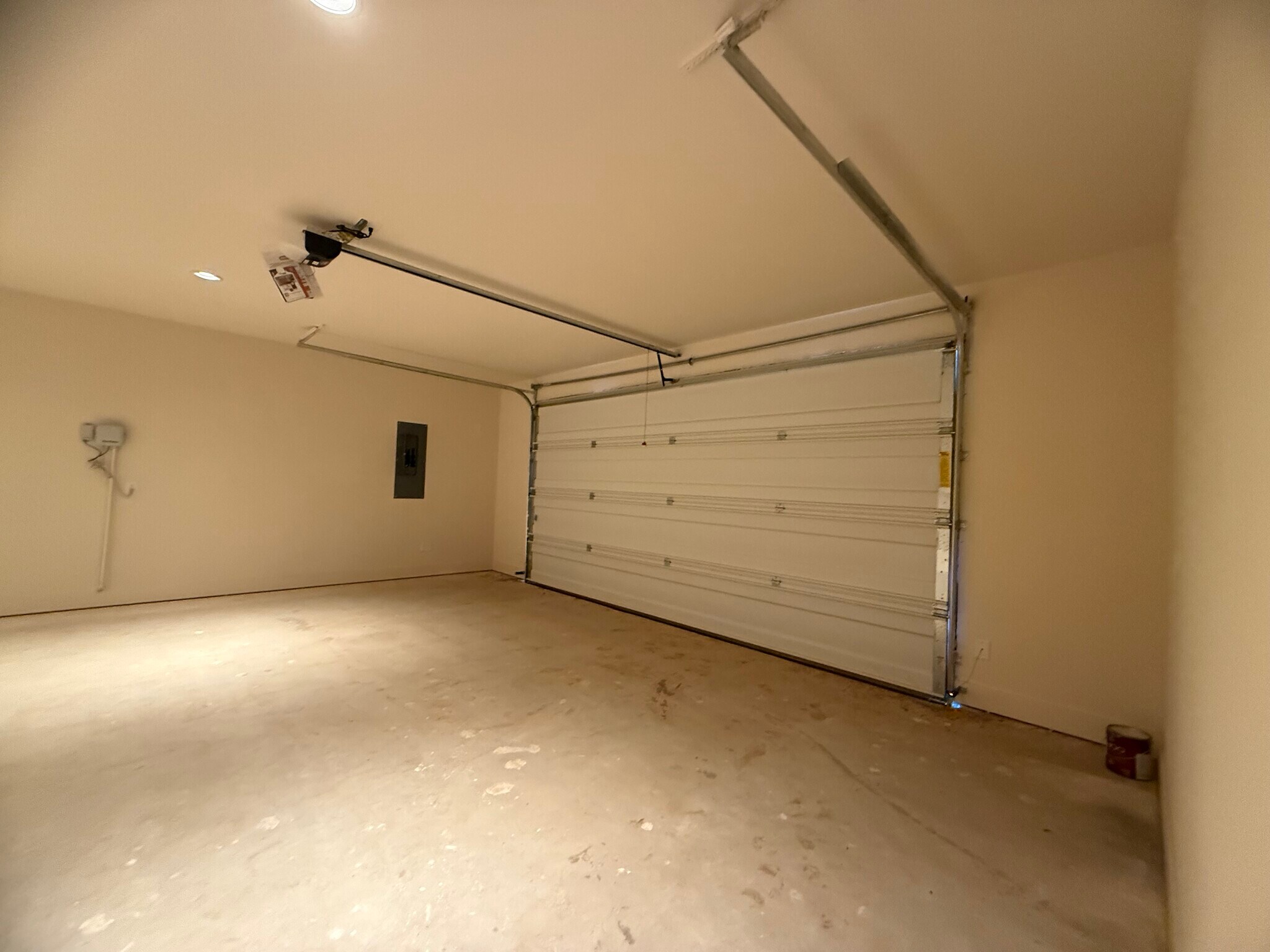 Building Photo - 207 Railroad Ave