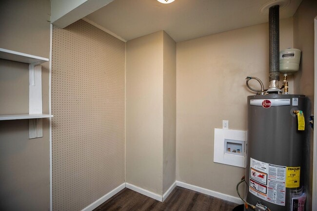 Building Photo - ** 3 bed 2 bath located in Dalraida ** Cal...