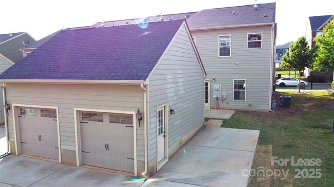 Building Photo - 3027 Potomac River Pkwy