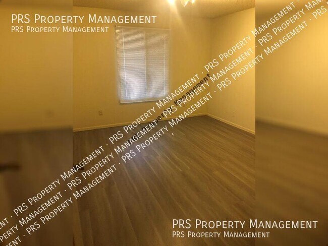 Building Photo - 5309 S River Dr