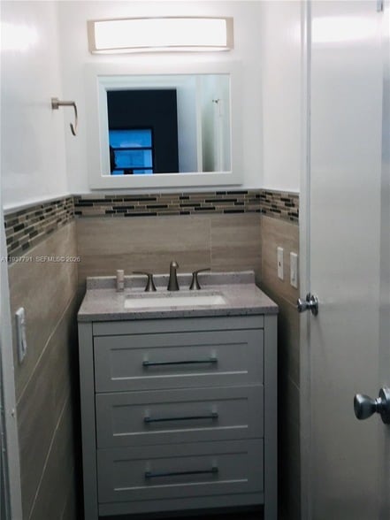 Building Photo - 2454 NW 52nd Ave