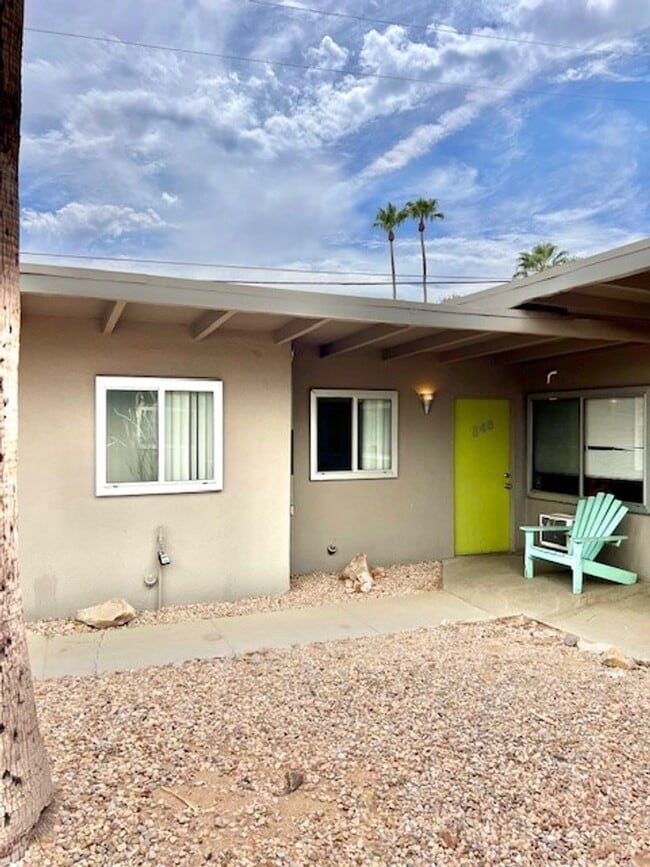 Building Photo - 540 S Mountain View Dr