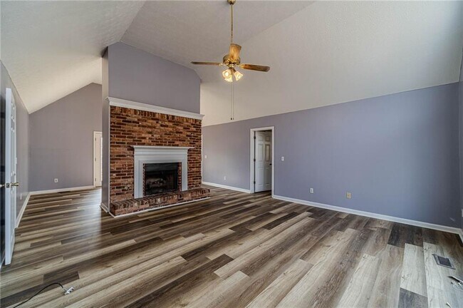 Building Photo - 3101 Brooks Dr