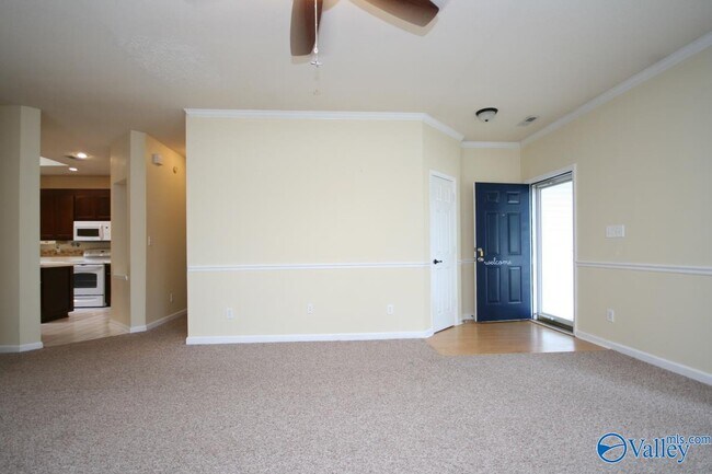 Building Photo - 215 River Oaks Dr