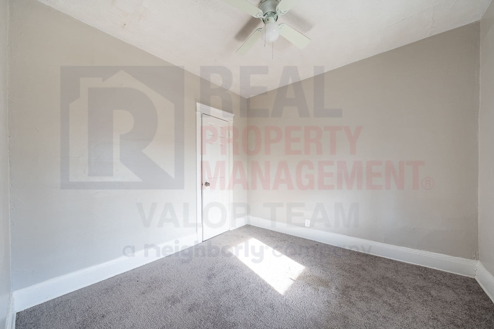 Building Photo - 987 Evangeline Rd