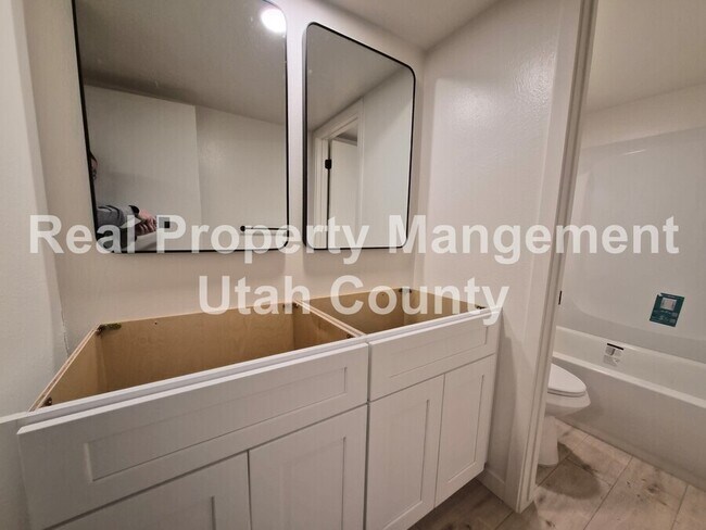 Building Photo - 1146 W 100 N