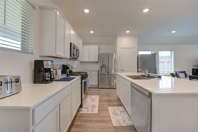 Building Photo - 2904 Cordova Hl Dr