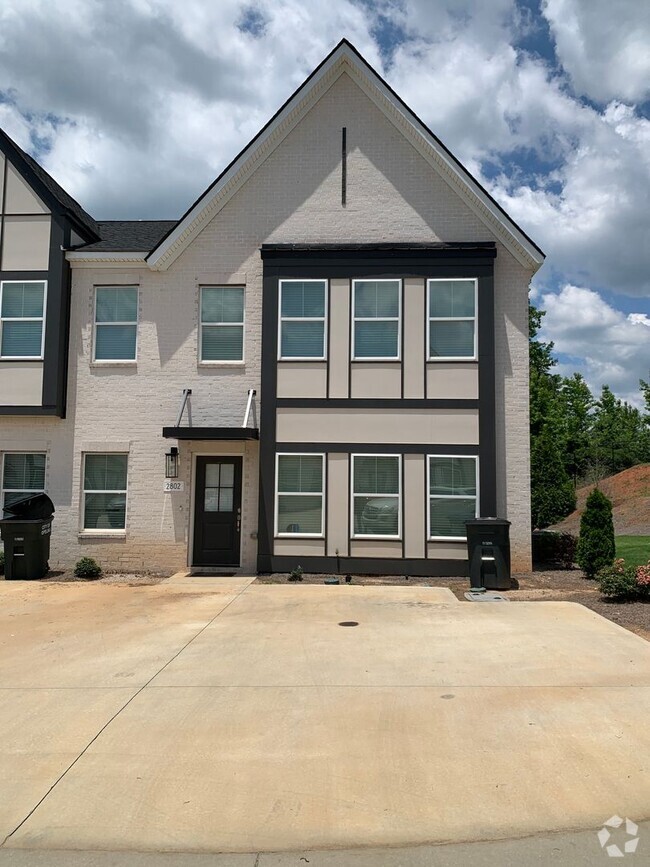 Building Photo - Great Location on this 2BR Condo at The Mill