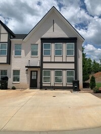 Building Photo - 2802 Ridge Crest Ct