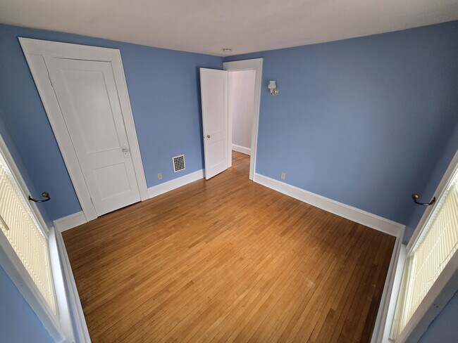 Building Photo - 232 Nichols Ave