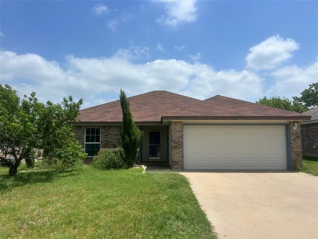 Primary Photo - 140 Calcite Ln