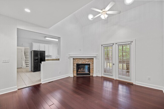 Building Photo - *Charming Farmhouse Style Retreat in Youngsville*