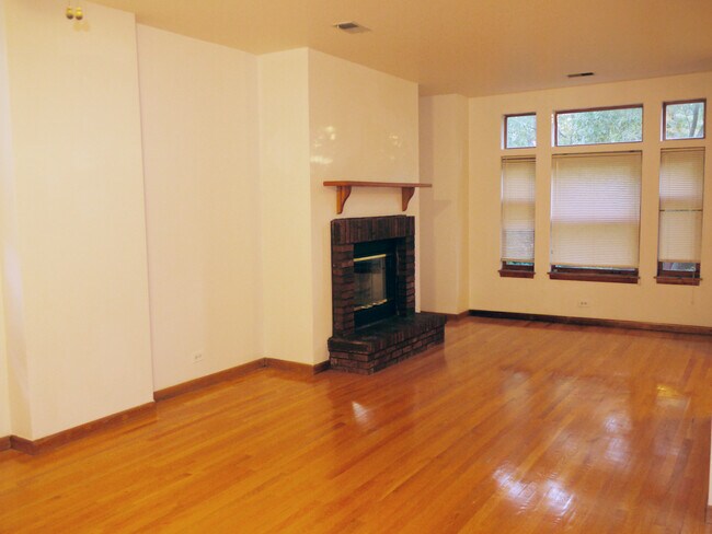 713 S Claremont, Apt 1, Apt 2 - Living/Dining - Harris Point Chicago