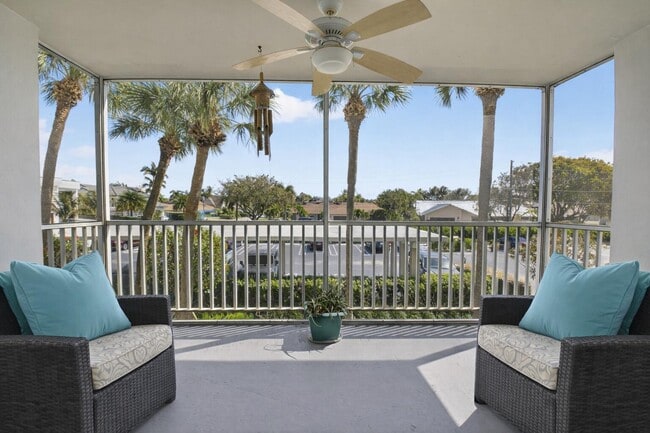 Building Photo - 931 Gardenia Dr