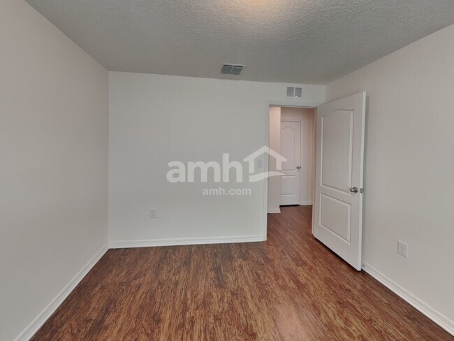 Building Photo - 833 Chatham Walk Dr