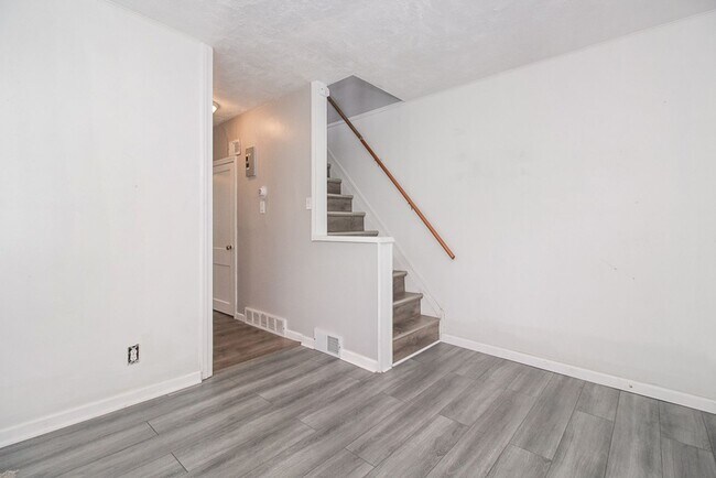 Building Photo - 3822 W 133rd St