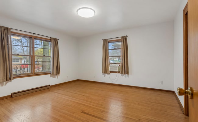 Building Photo - 1320 Alms Dr