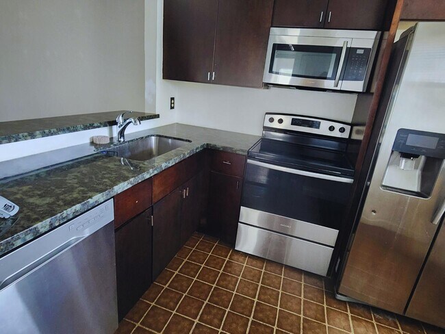 Building Photo - 7149 Golf Colony Ct