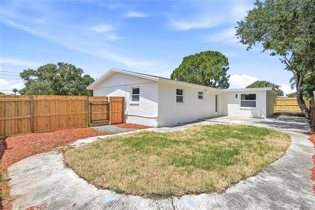Building Photo - 1004 Idlebriar Way