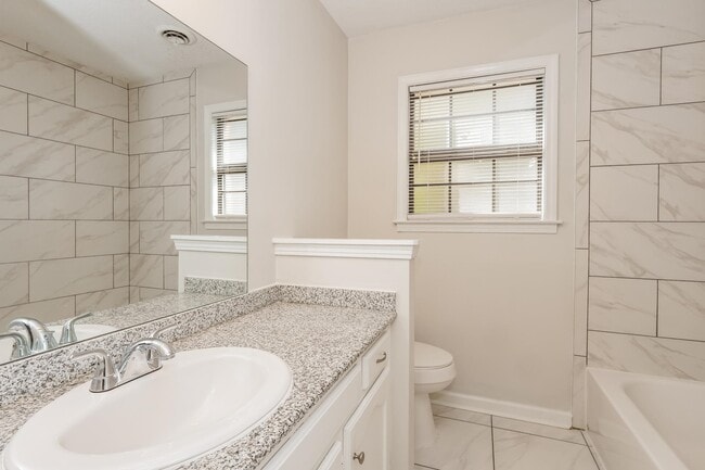 Building Photo - 7318 Old Dominion Ct