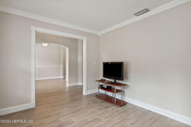 Building Photo - 13260 Bonaparte Ln