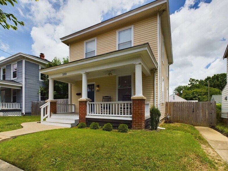 Building Photo - 3313 Cliff Ave