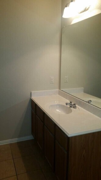 Building Photo - 312 Wrangler Ln