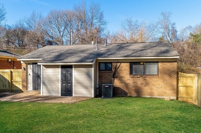 Building Photo - 453 Charter Ave