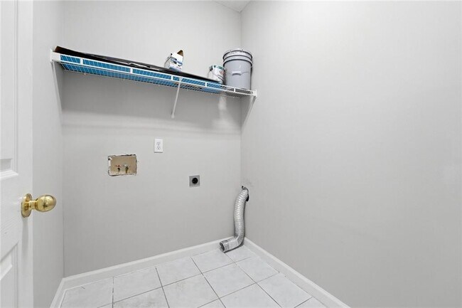 Building Photo - 5072 Leeshire Trace