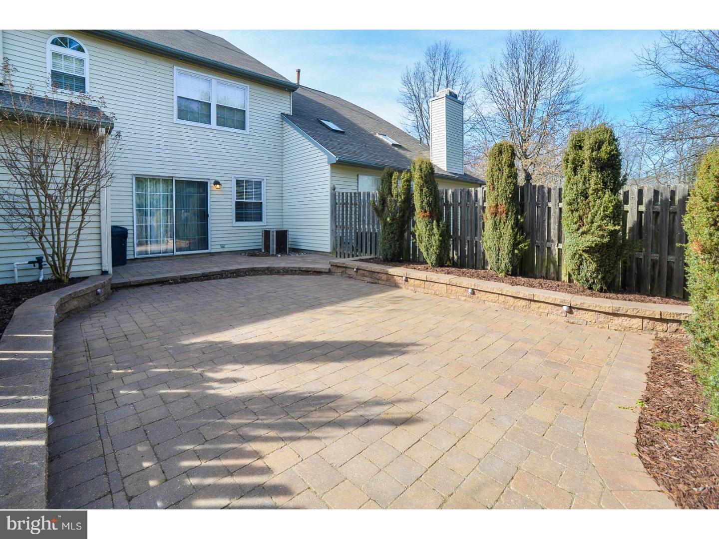 Building Photo - 102 Hazelwood Ln